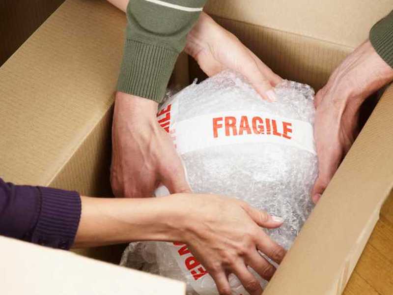 Private senders and Businesses ship products
