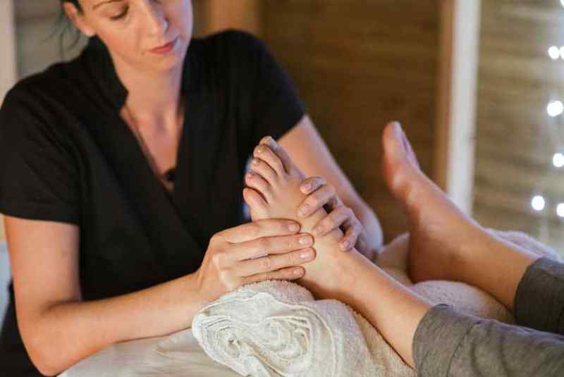 foot reflexology massage
