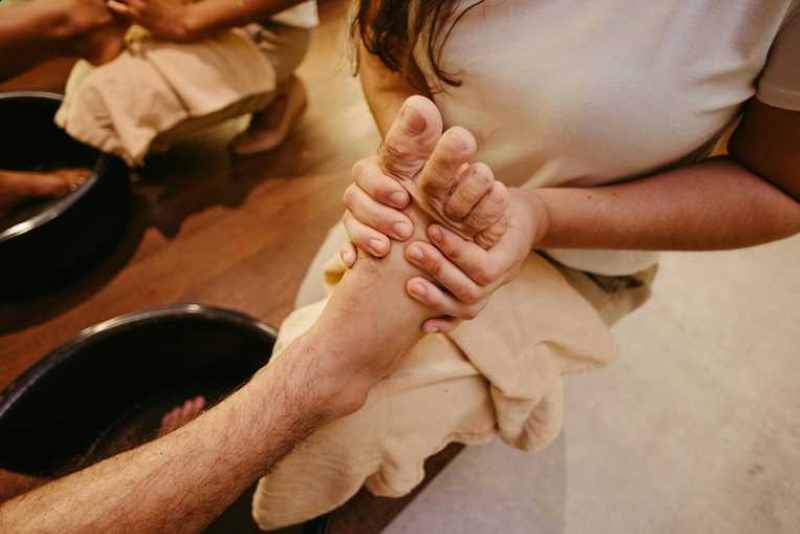 foot reflexology massage after long sightseeing excursions